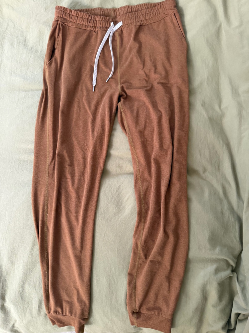 Vuori Performance Jogger Burnt Orange Heather DreamKnit Size Medium